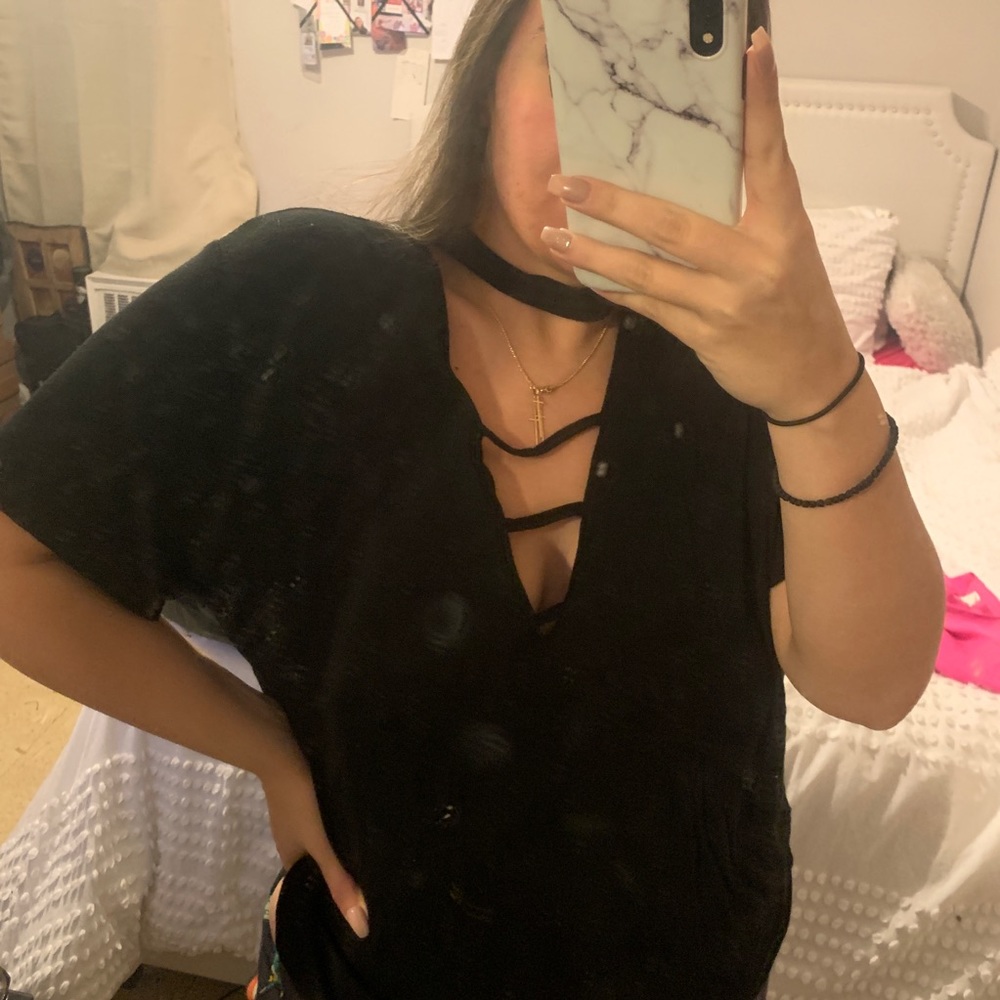 Black top - Picture 2 of 7